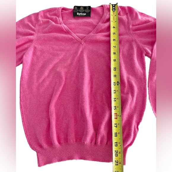 Barbour Women’s Pink V-Neck Sweater Size Medium Made in Scotland - Picture 8 of 8